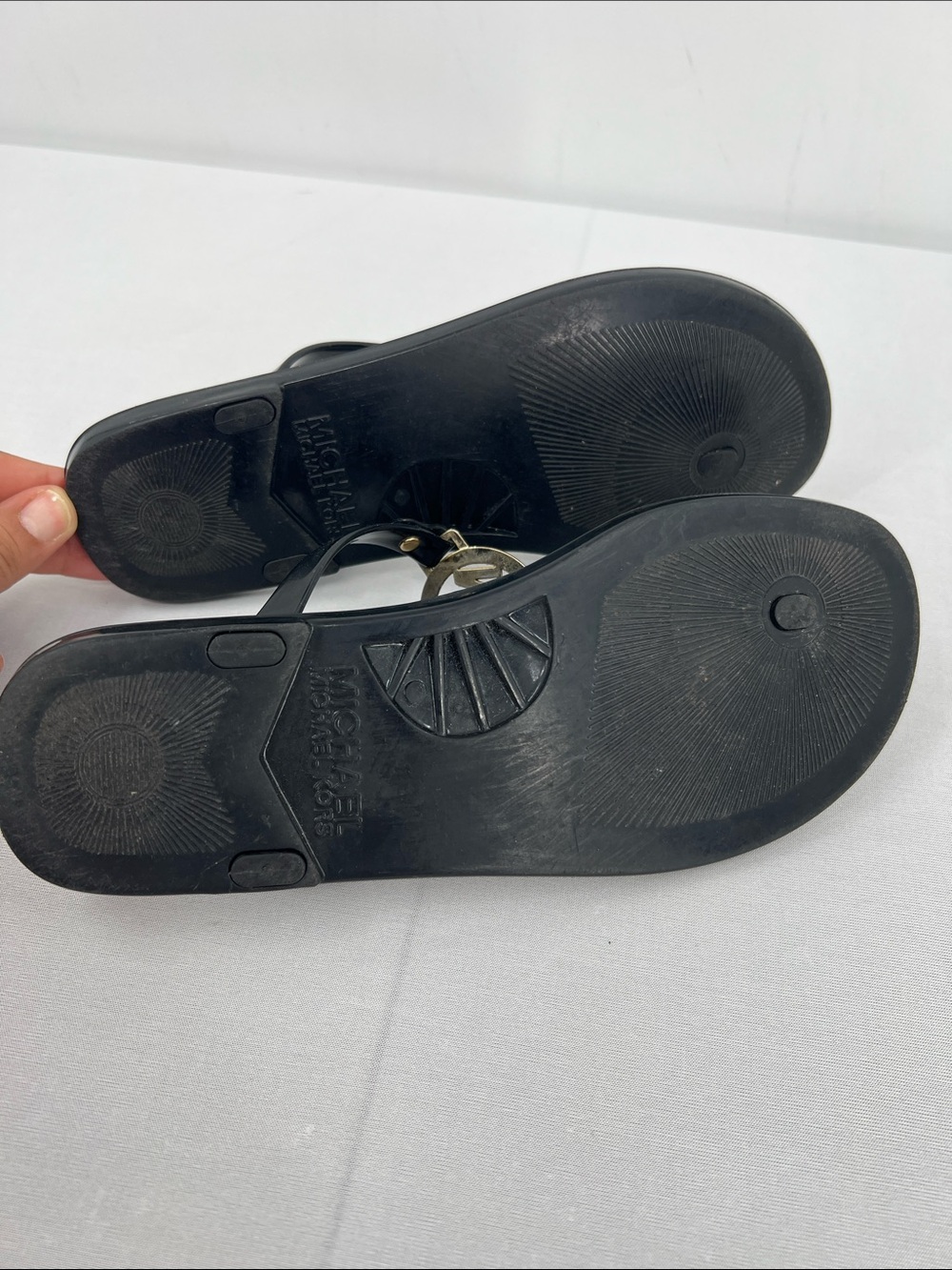 Michael Kors Black Gloss Jelly Logo Thong Sandals with Gold Accents - Picture 4 of 6